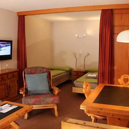 Chesa Dominium 公寓 *